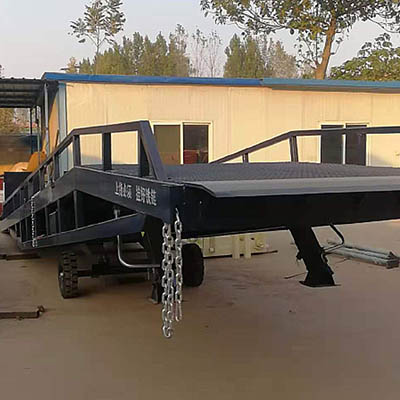 簡(jiǎn)易登車橋